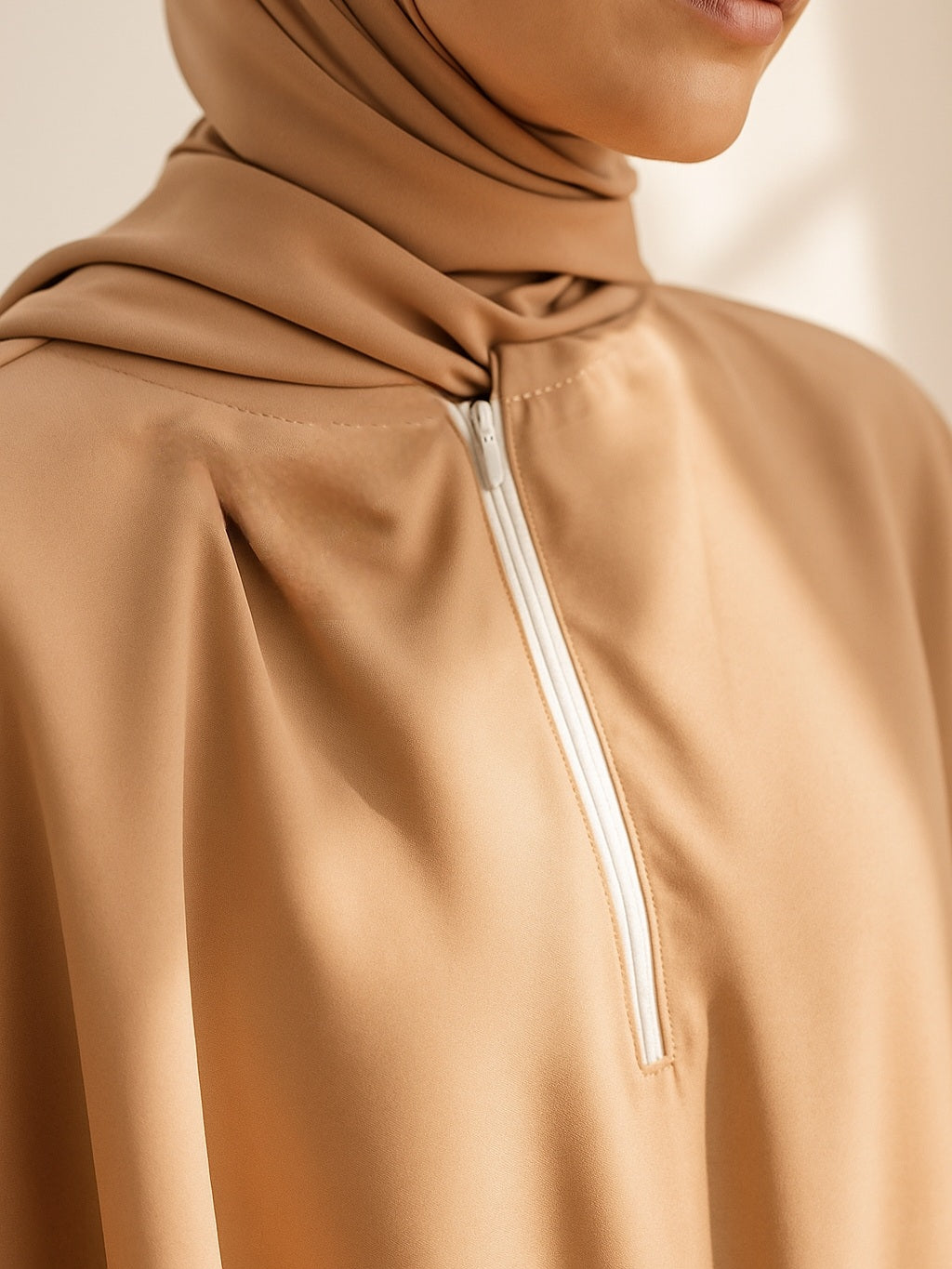 Nidah Premium Vardagsabaya – Beige med Fastsydd Sjal