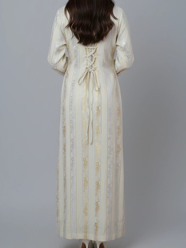 mukhawar, kaftan, festkläder dam, kaftanklänning, arabisk kläder, silkklänning, ramadanklänning, marockansk kaftan, snygga festkläder, kaftanklänning dam, festkläder stora storlekar, lång kaftan, vit kaftan klänning.