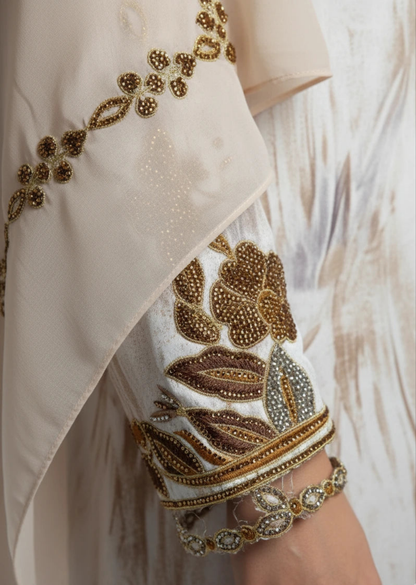 Emirati Mukhawar Kaftan – Silk Elegance with Embroidered Luxury