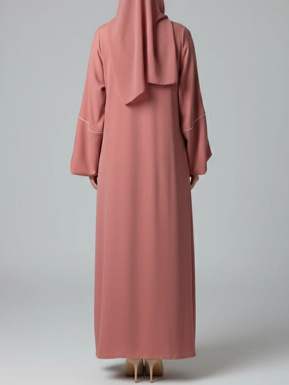 Lyxig tvådelad abaya med kimono, innerklänning, bälte och matchande hijab – handgjord i Dubai