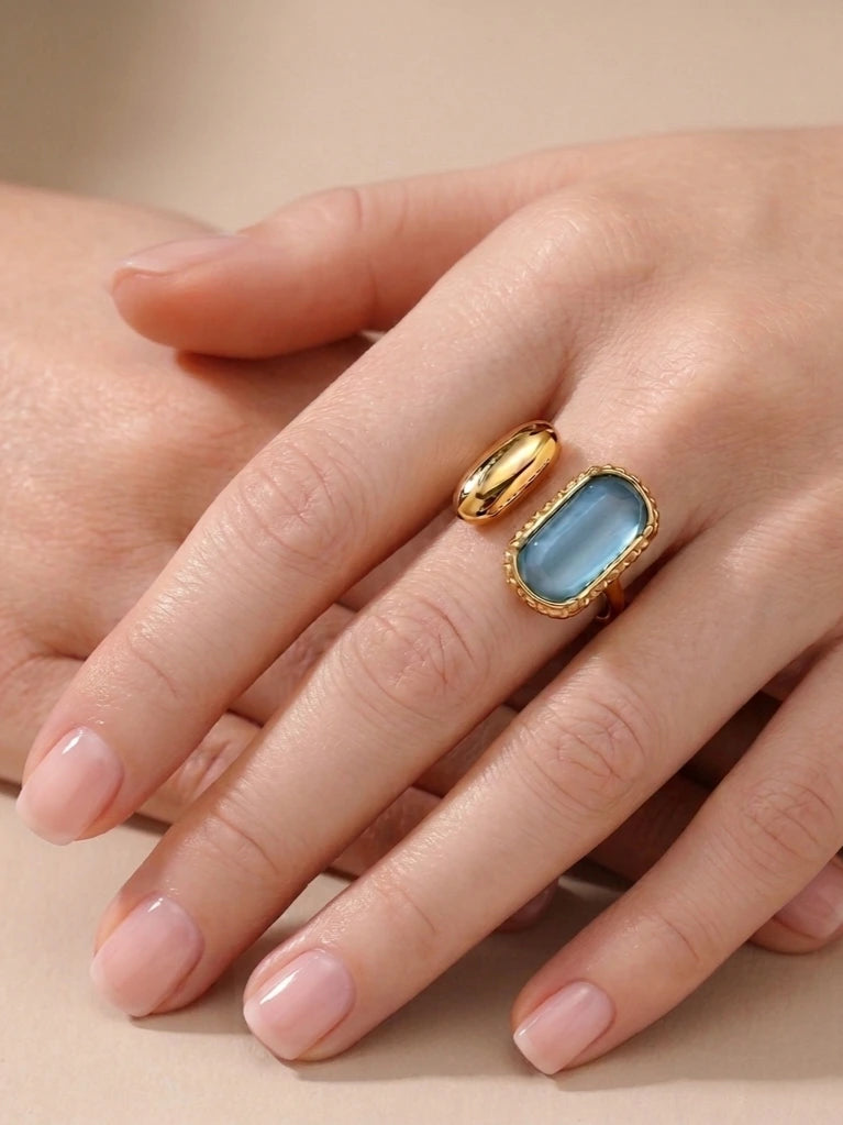 Lyxig blå zirkonia ring i PVD 18K guldpläterat rostfritt stål