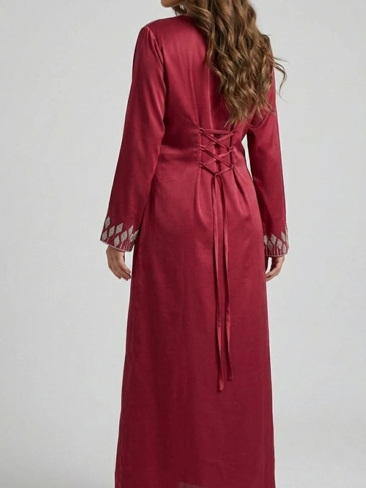 Lyxig Emiratisk Mukhawar-klänning i premium siden med elegant bröstbroderi