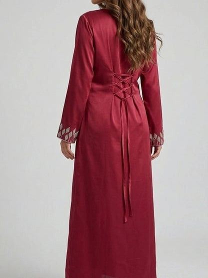 Lyxig Emiratisk Mukhawar-klänning i premium siden med elegant bröstbroderi