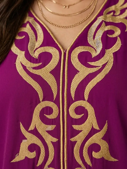 Marockansk jalabiyah jellaba midi-klänning i crêpe med guldbroderade detaljer på bröst och ärmar