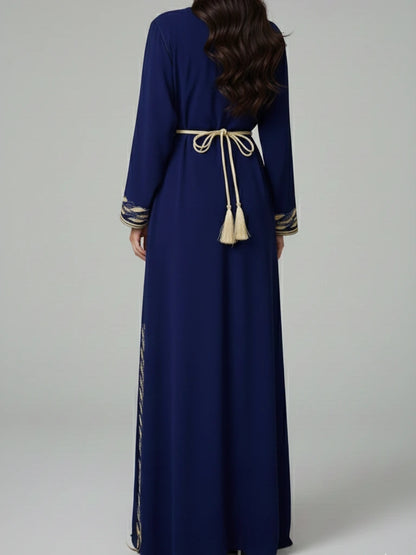 قفطان مغربي فاخر مطرز مع حزام ذهبي