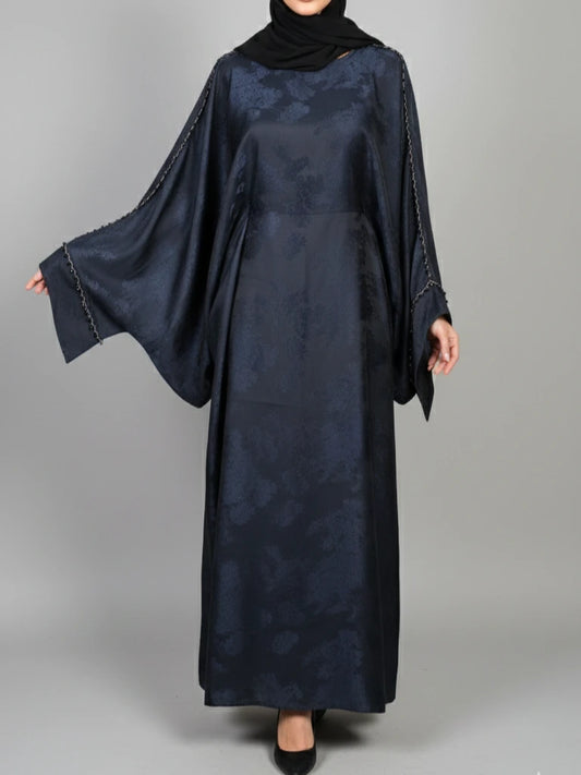 Modern farasha-abaya med dolt midjebälte och elegant flytande passform
