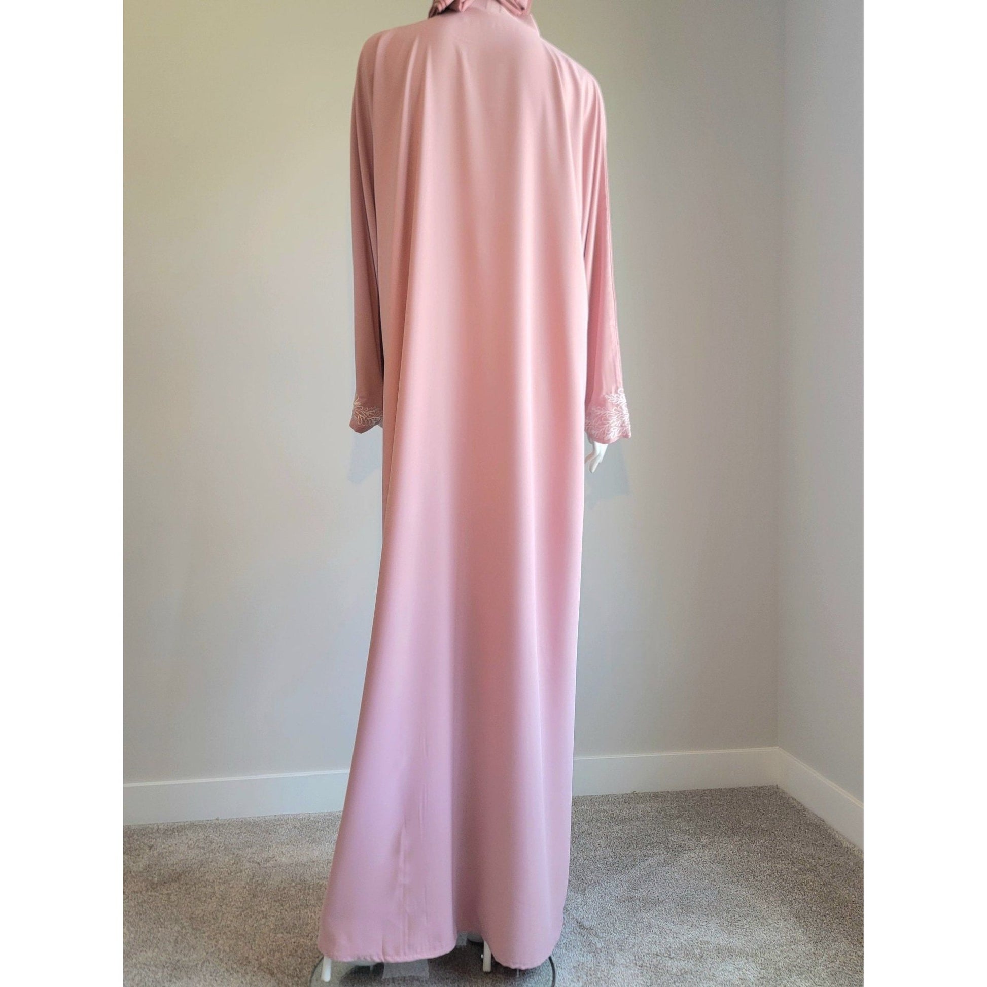 Long Islamic wear in closed abaya form for Muslimah women